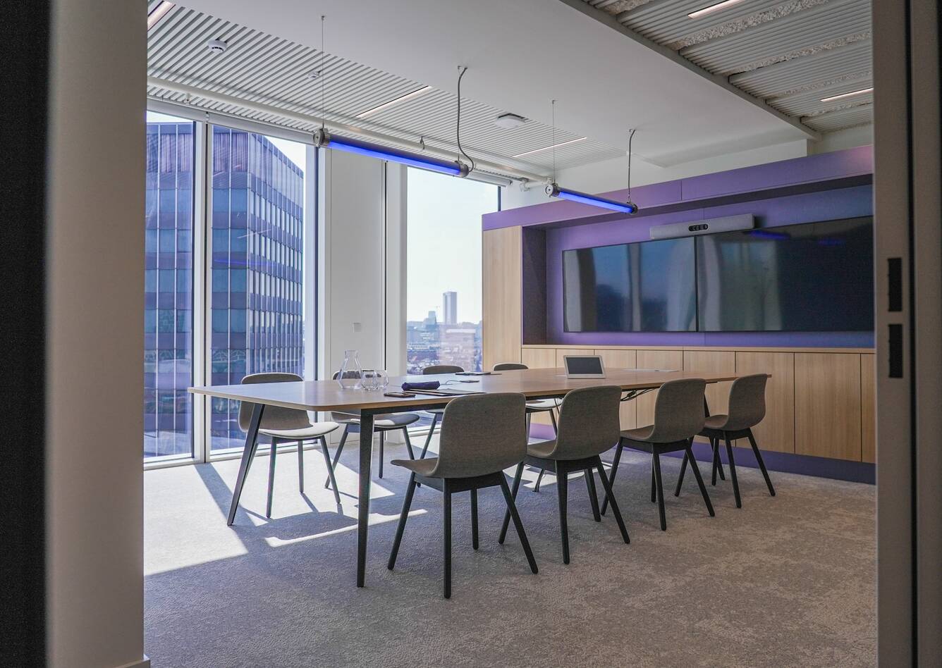 Royal Ahrend office project interior view of Total Energies in Brussels MLV16