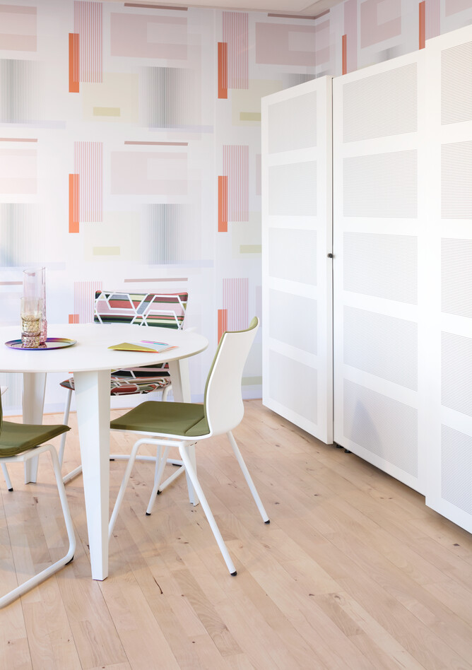 380, 463, schuifdeurkast Royal Ahrend Showroom in Rotterdam 08