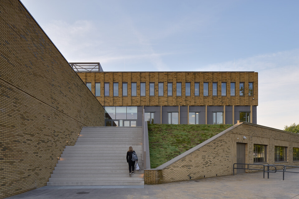 2College Jozefmavo 2College Jozefmavo landscapexl