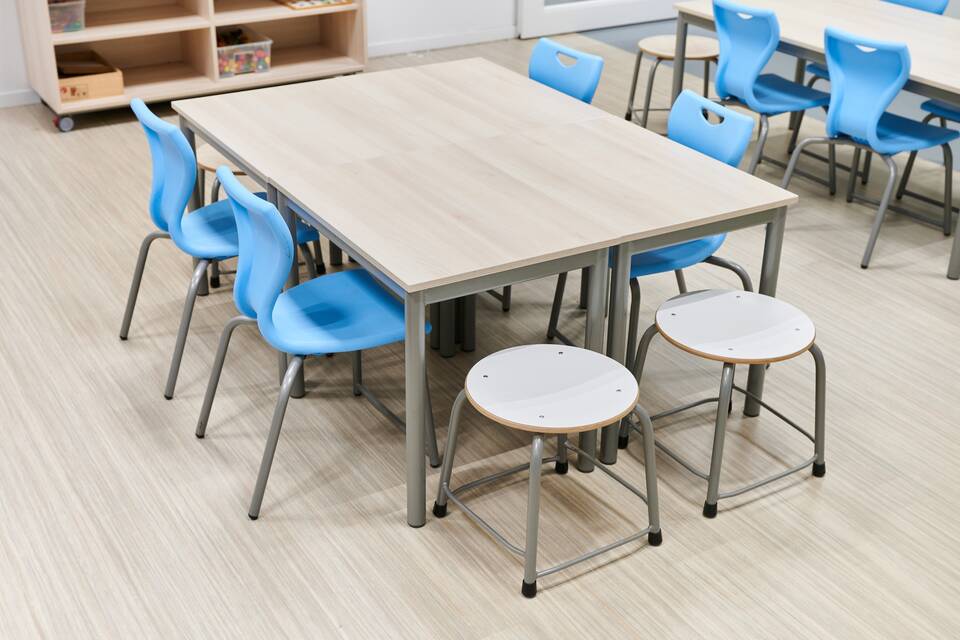 Presikhaaf Schoolmeubelen onderwijs project binnenaanzicht van OBS de Meent in Schildwolde 003