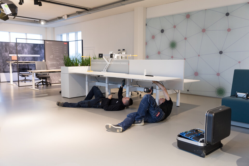 Gispen service logistics management and installation assembly 00A6861