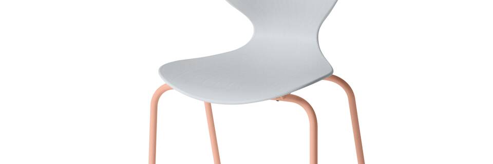 Gispen EDUU Classic Flex educational chair with pink frame and white shell front right view