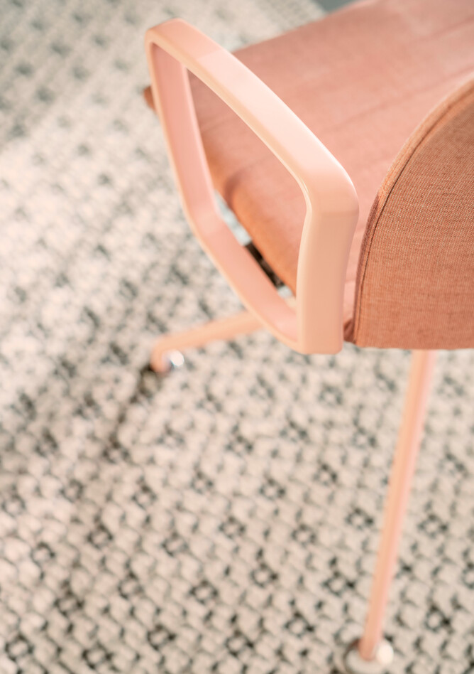 Well Royal Ahrend Well trestle base chair fully upholstered in pink at Kvadrat store in Amsterdam L1000574