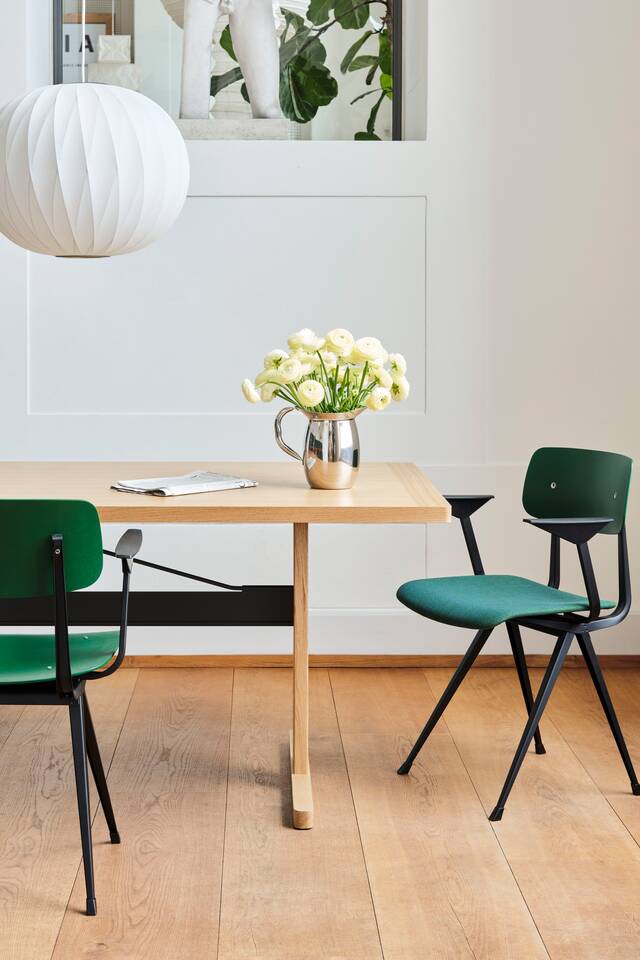 Result_Armchair_forest_green_wb_lacquered_oak_seat_back_black_base_Result_Armchair_forest_green_wb_lacquered_oak_back_seat_uph_Remix_982_black_base