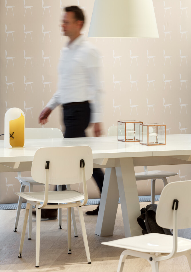 Revolt Royal Ahrend Showroom in Sint Oedenrode 016B