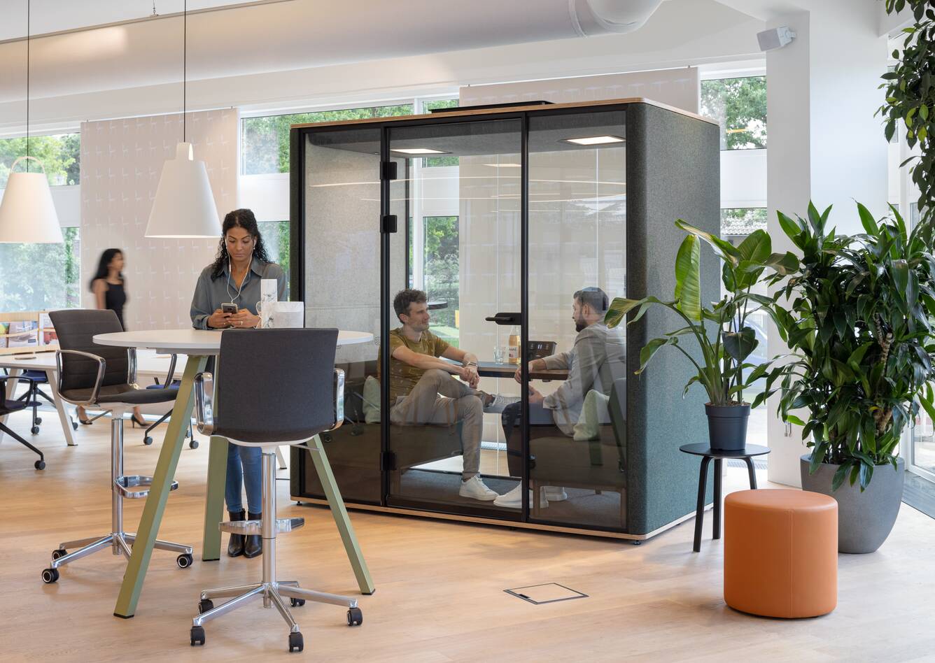 Aero, Well Work, Silence Chat Lounge, charge Aero, Well Work, Silence Chat Lounge, charge landscapem