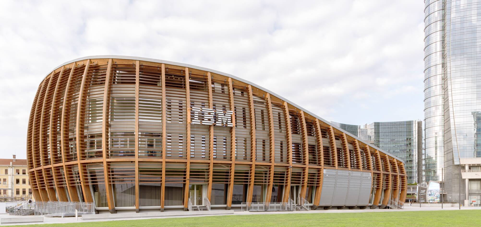 IBM Studios Royal Ahrend office project exterior view of IBM Client Center in Milan FI015