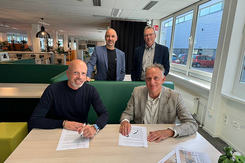 NL Gispen Presikhaaf Schoolmeubelen ondertekening samenwerkingsovereenkomst met sportbedrijf arnhem