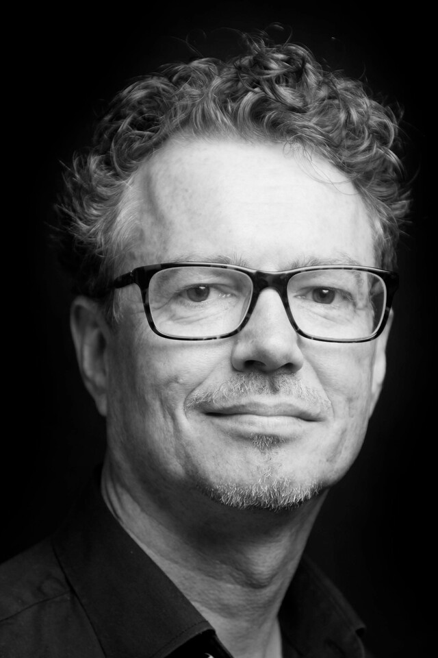 black and white portrait of Rob Lotstra