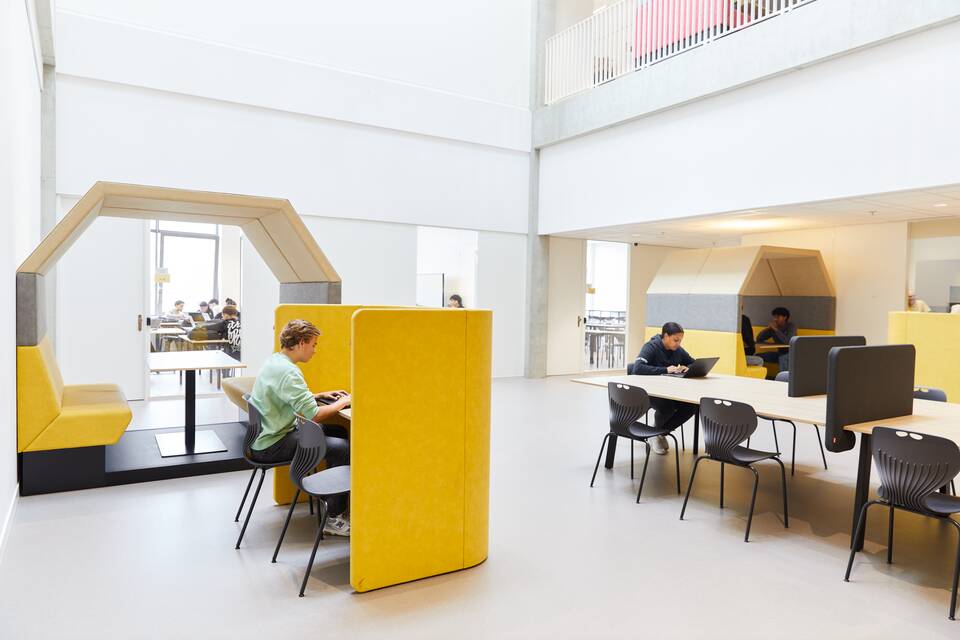 Gispen education project interior view of ROC Mondrian in The Hague DZK10732