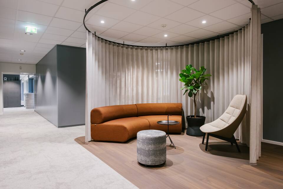 Royal Ahrend office project interior view of Miele in Vianen FP198