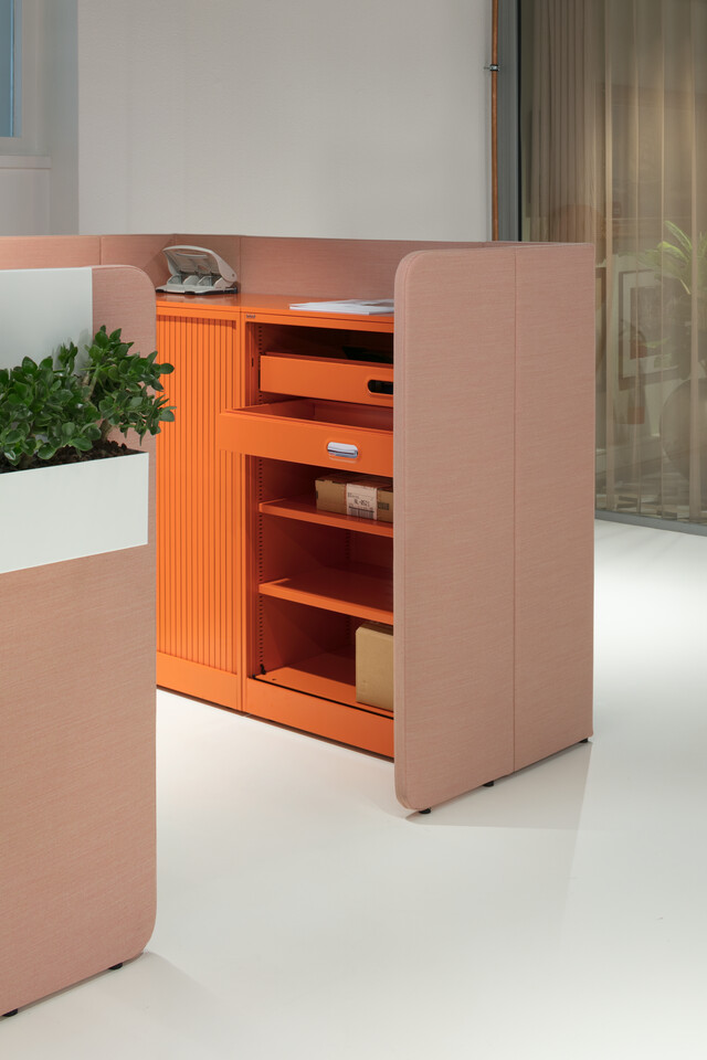 Concentration Corner, Jaloeziedeurkast   portraitxl