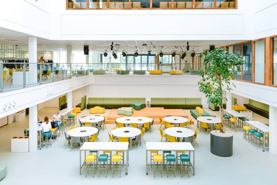 Leonardo College   landscapem