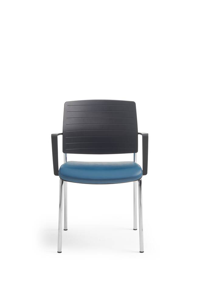 Gispen ZINN visitors chair with armrests and plastic back with blue upholstered seat front view