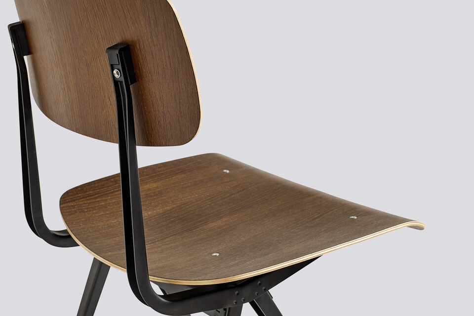 aansluiten cafe Graf Ahrend Result | Tijdloze en iconische stoel van Dutch Design