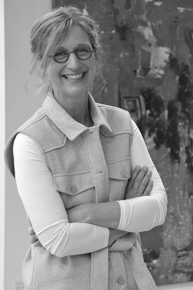 portrait of Iris Hobo