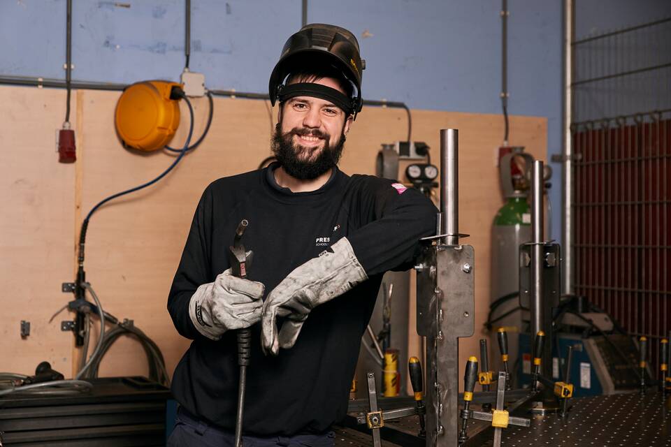 Gispen Presikhaaf Schoolmeubelen fabriek   landscapexl