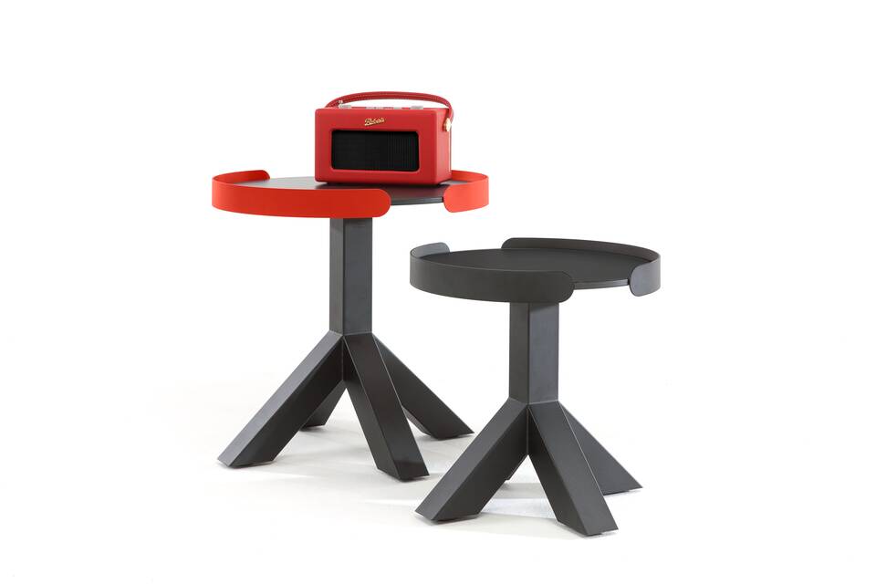 Gispen Dukdalf round small and large side tables in black with red vintage radio front view