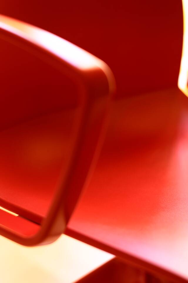 Royal Ahrend Well trestle base chair in red at Kvadrat store in Amsterdam L1000707