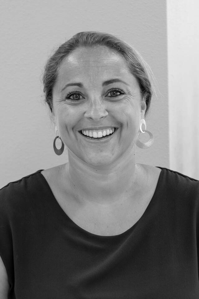 portrait of Caroline_Dinkla