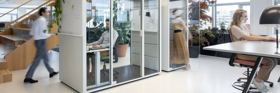 Qabin Call, Qabin Chat Focus, 2020 Work Verta, 2020 Verta, Aero Royal Ahrend interior view of Inspiration Centre AIC in Amsterdam 05A