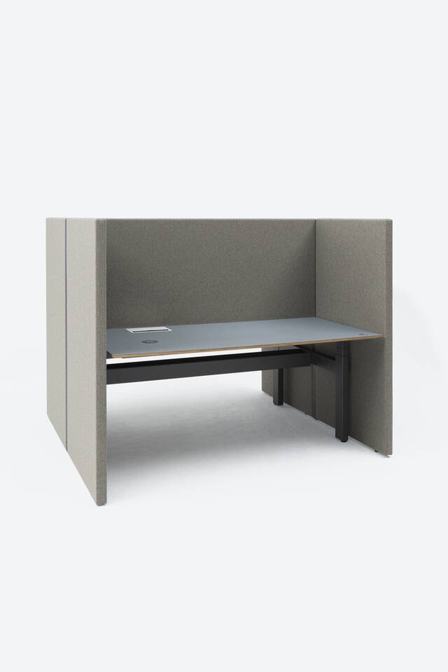 Ahrend Retreat panel on grey background front left detail view