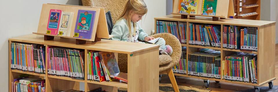 Gispen Presikhaaf Schoolmeubelen onderwijs project binnenaanzicht van montessorischool passe partout kerschoten apeldoorn ZK4439