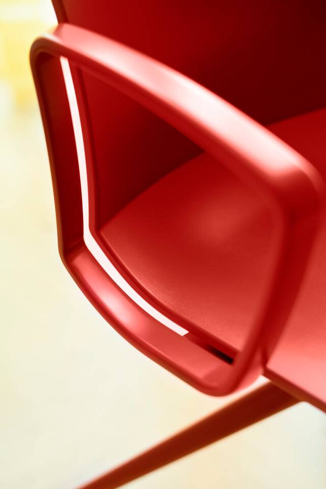 Royal Ahrend Well trestle base chair in red at Kvadrat store in Amsterdam L1000710