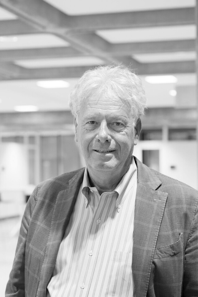 portrait of menno maas